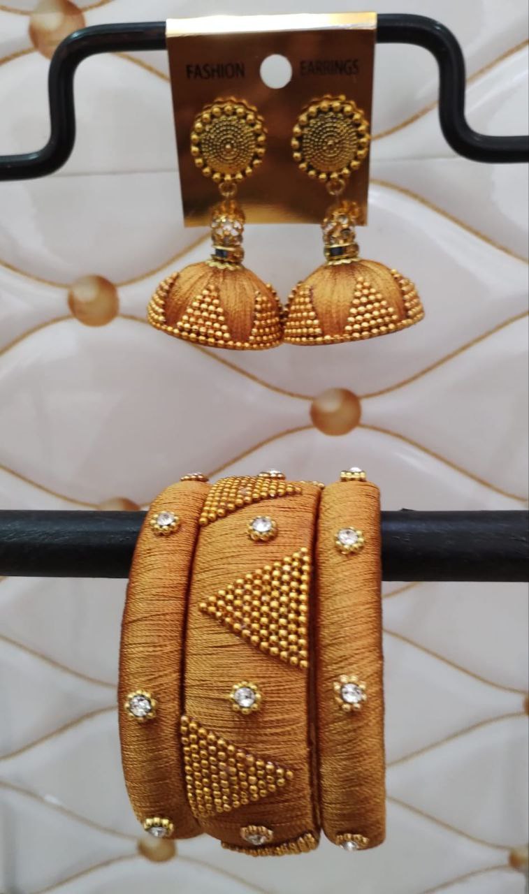 Gold thread triangle design bangles with stud earring
